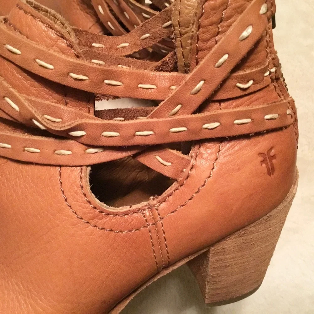 Frye Naomi Pickstitch Whiskey Brown Shooties Ankle Boots - 6